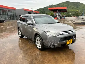 Mitsubishi Outlander 2.0 PHEV AWD 2014 Gray