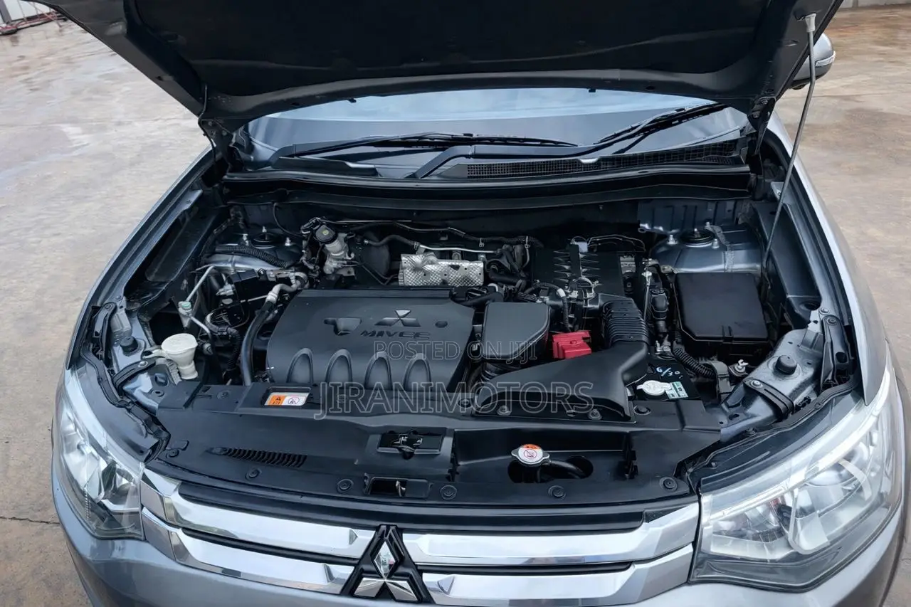 Mitsubishi Outlander 2.0 PHEV AWD 2014 Silver