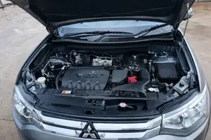 Mitsubishi Outlander 2.0 PHEV AWD 2014 Silver