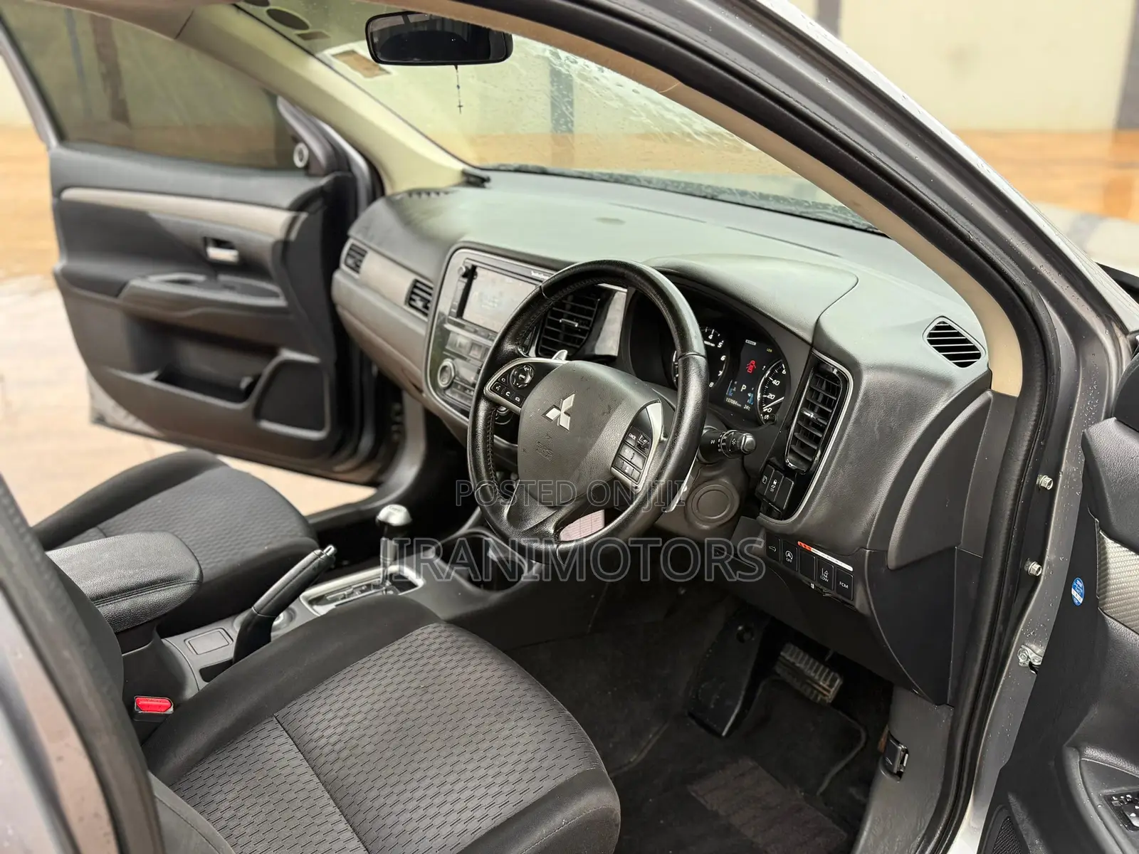 Mitsubishi Outlander 2.0 PHEV AWD 2014 Silver