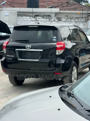 Toyota Vanguard 2012 Black