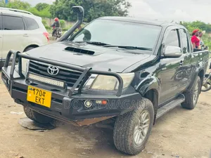 Toyota Hilux 2014 Black