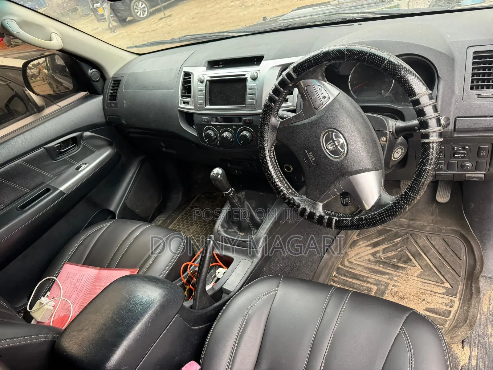 Toyota Hilux 2014 Black