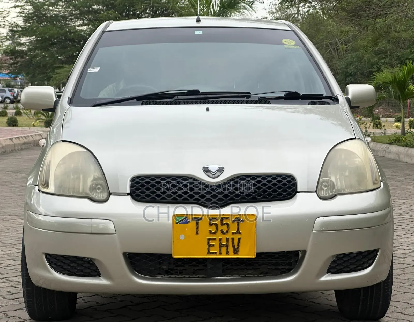 Toyota Vitz 2002 Beige