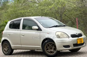 Toyota Vitz 2002 Beige