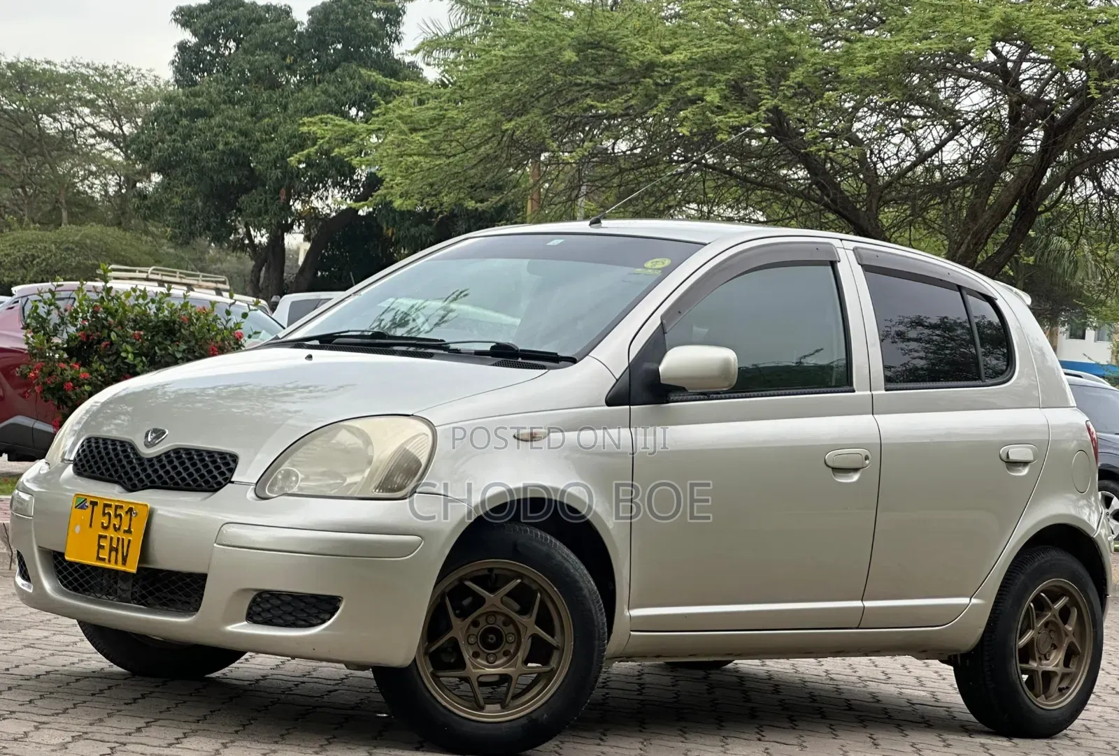 Toyota Vitz 2002 Beige