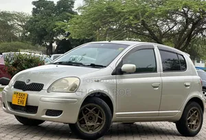 Toyota Vitz 2002 Beige