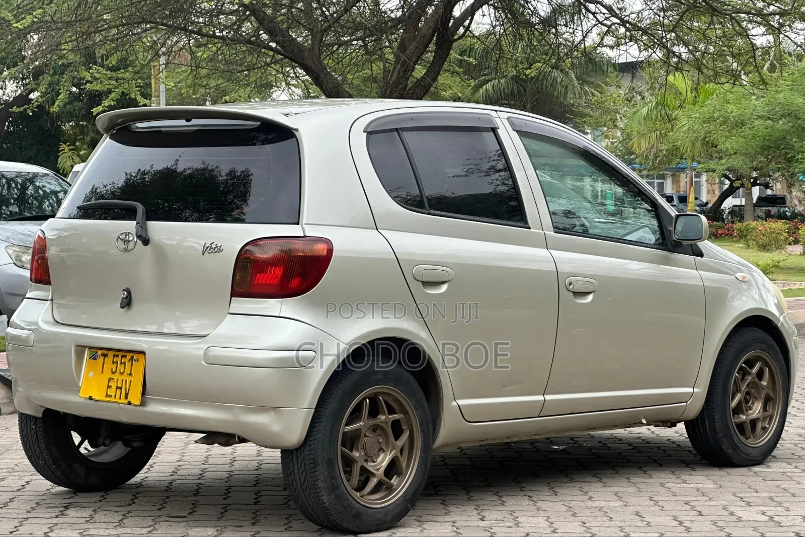 Toyota Vitz 2002 Beige