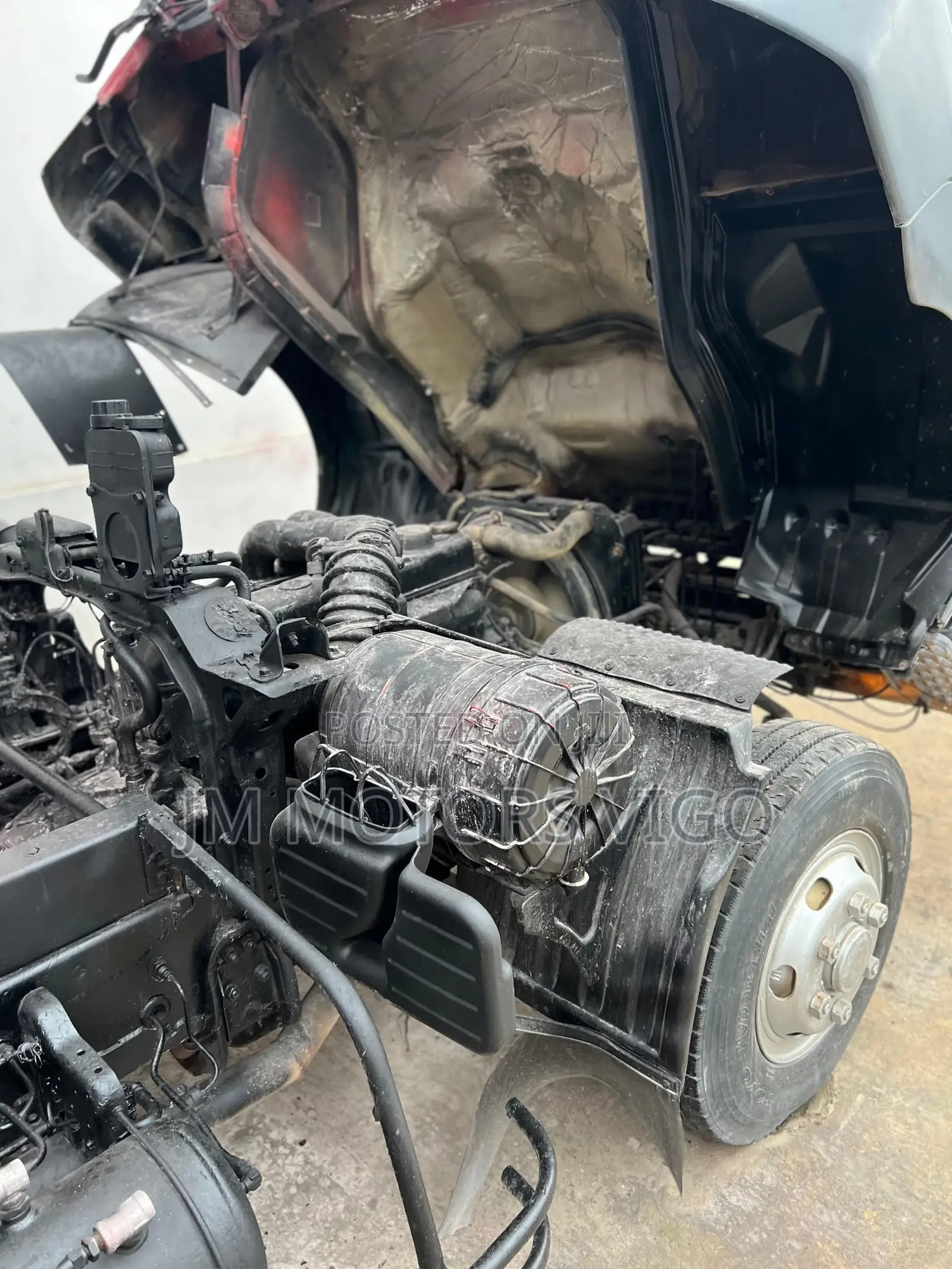Mitsubishi Fuso 1995 Red