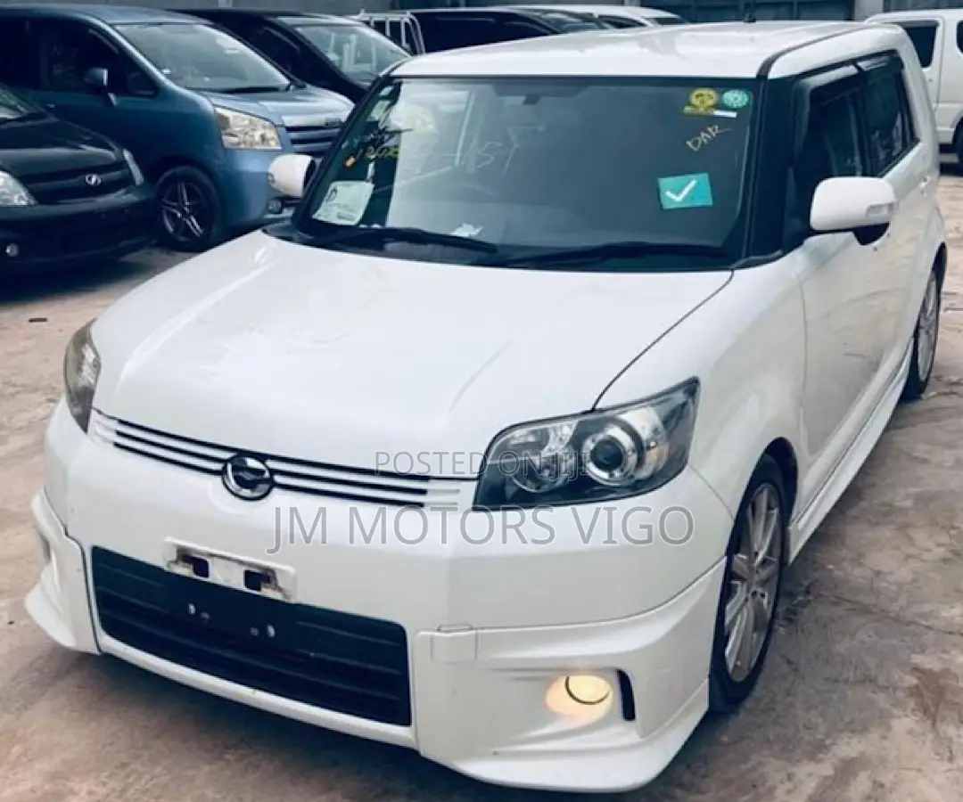 Toyota Corolla Rumion 2010 White