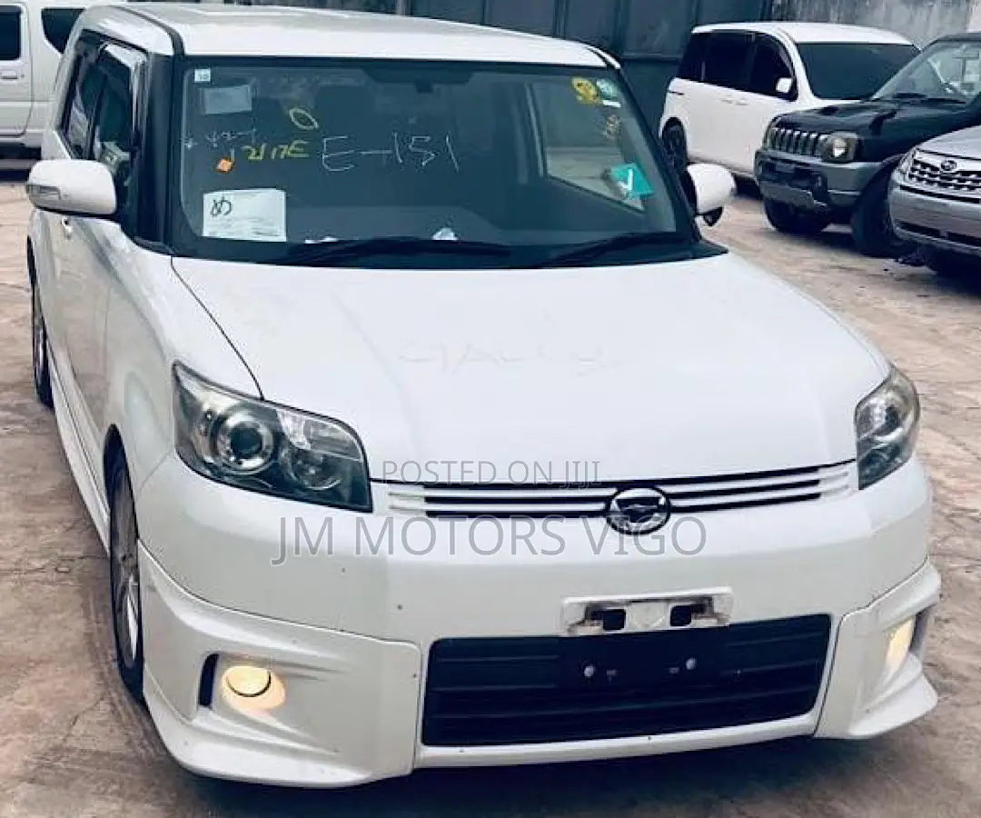 Toyota Corolla Rumion 2010 White