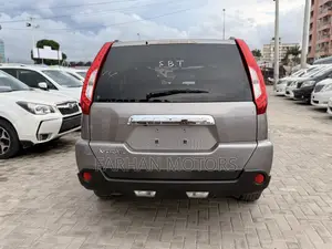 Nissan X-Trail 2.5 Petrol 4x4 SE 2011 Gray