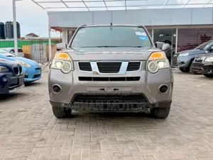 Nissan X-Trail 2.5 Petrol 4x4 SE 2011 Gray