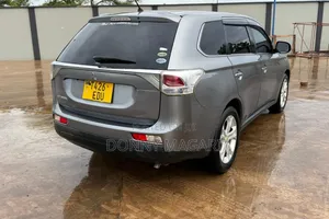 Mitsubishi Outlander 2.0 PHEV AWD 2014 Gray