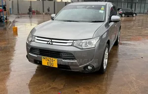 Mitsubishi Outlander 2.0 PHEV AWD 2014 Gray