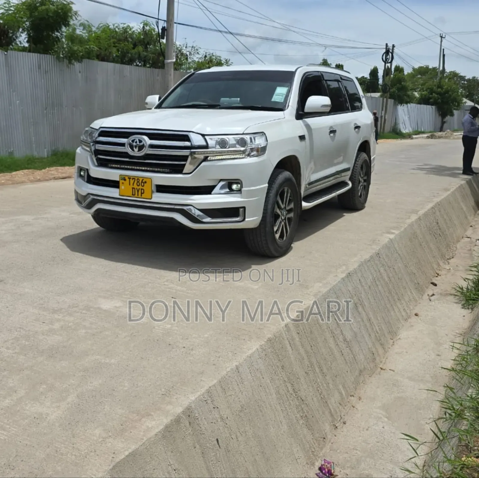 Toyota Land Cruiser 4.5 V8 VXR 2021 White