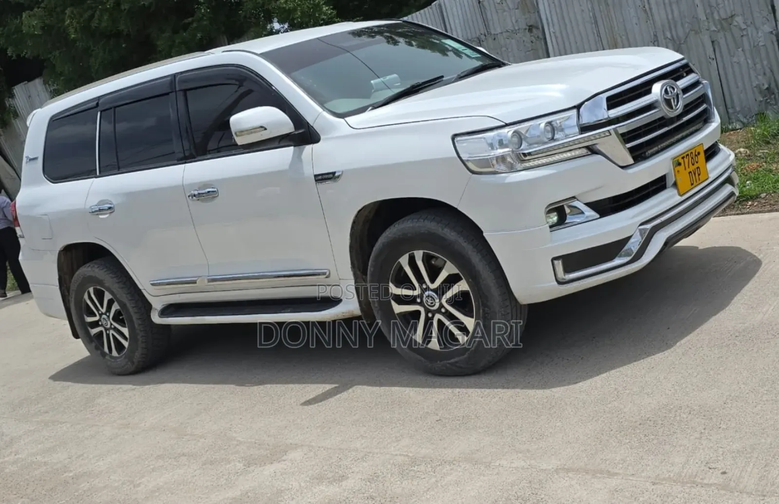 Toyota Land Cruiser 4.5 V8 VXR 2021 White