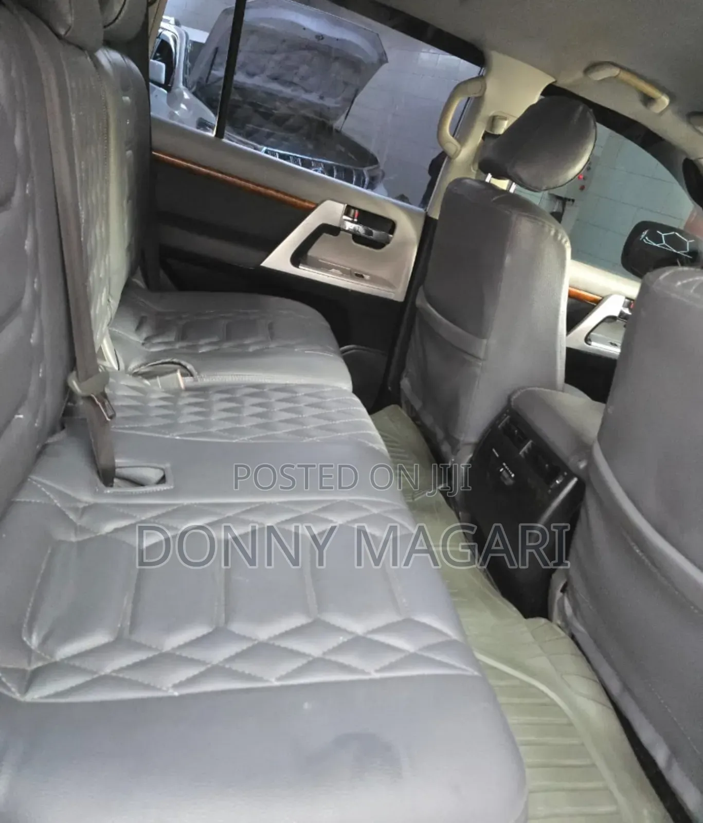 Toyota Land Cruiser 4.5 V8 VXR 2021 White