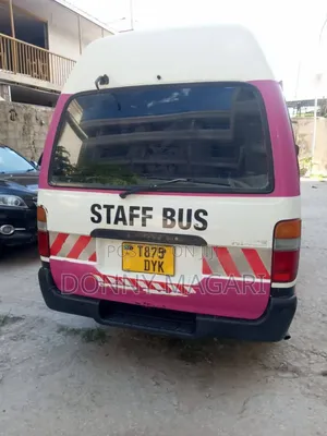 Toyota HiAce 2006 White