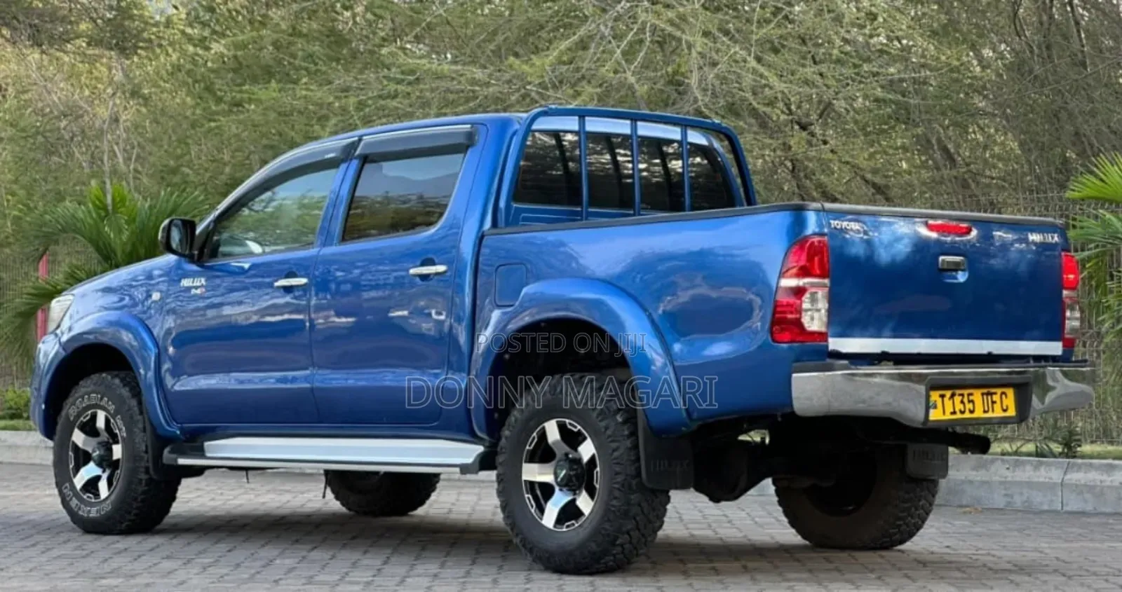 Toyota Hilux 2016 Blue