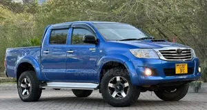 Toyota Hilux 2016 Blue