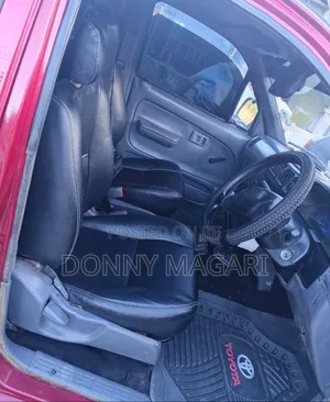 Toyota Hilux 2.5 Cab 2005 Red