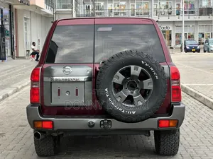 Nissan Patrol 2013 Red