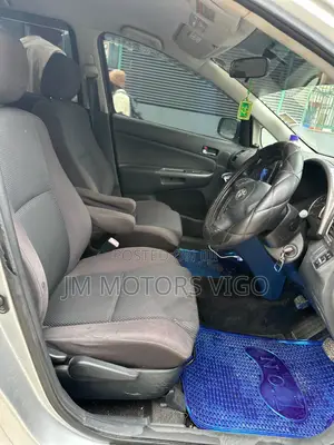 Toyota Wish 2004 Silver