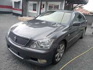 Toyota Crown 2006 Gray
