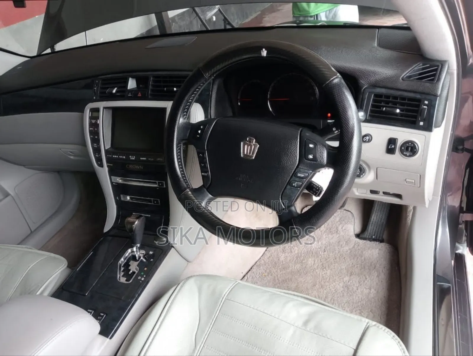 Toyota Crown 2006 Gray