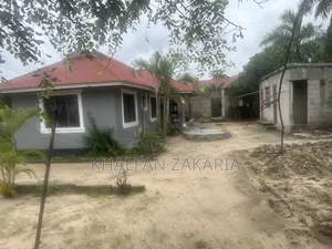4 Bed House, 2 Bed House Unfinished Studio Apartment in the Compound