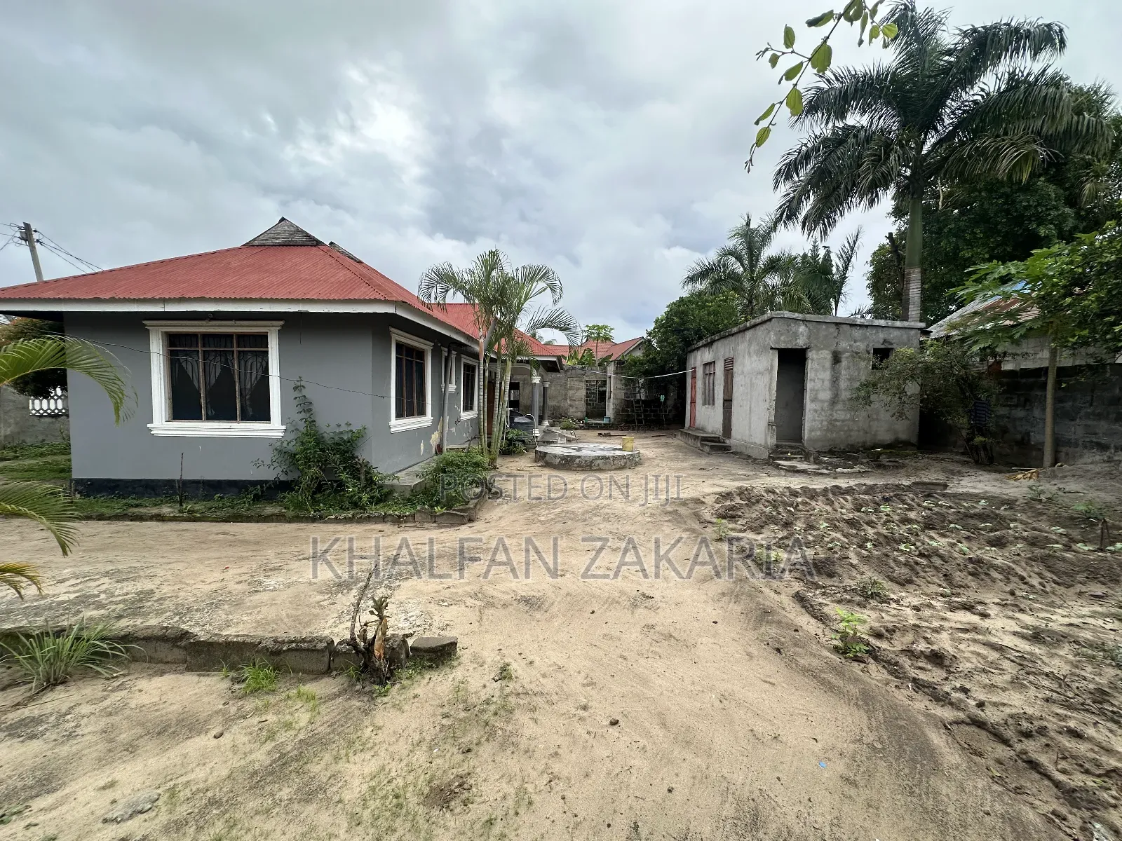 4 Bed House, 2 Bed House Unfinished Studio Apartment in the Compound