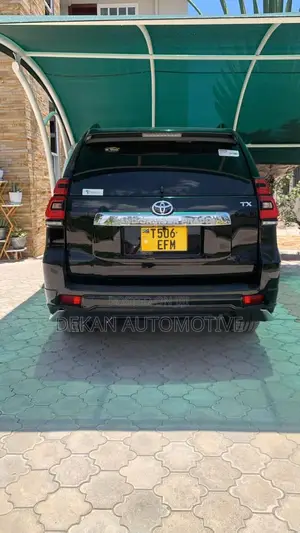 Toyota Land Cruiser Prado 2.7 2023 Black
