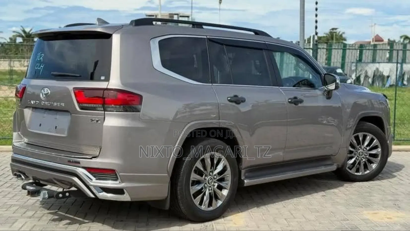 Toyota Land Cruiser 2024 Gray