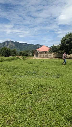 Kiwanja Kinauzwa Mkundi Morogoro