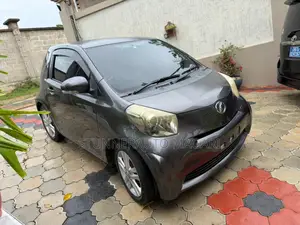 Toyota iQ 2011 Gray
