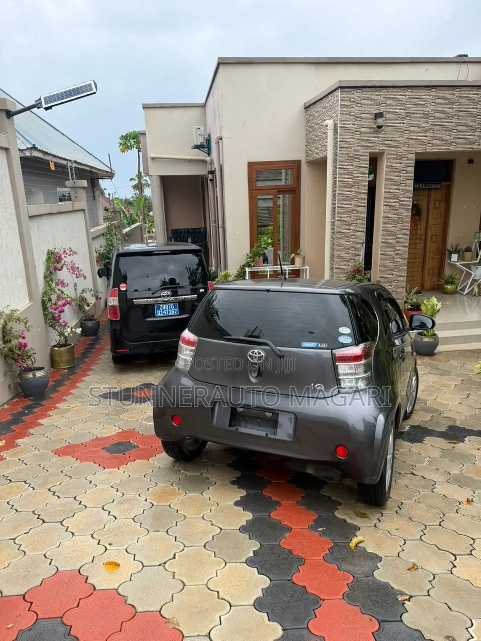 Toyota iQ 2011 Gray