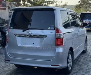 Toyota Noah 2008 Silver