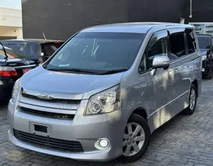 Toyota Noah 2008 Silver