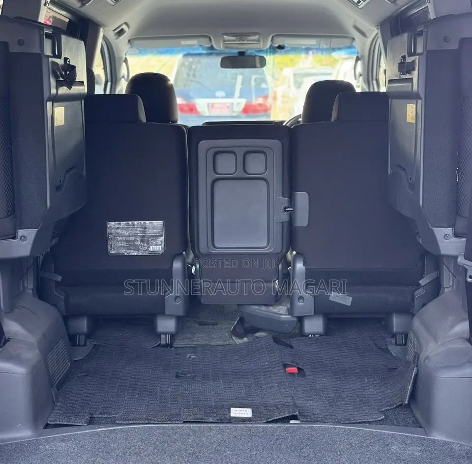 Toyota Noah 2008 Silver