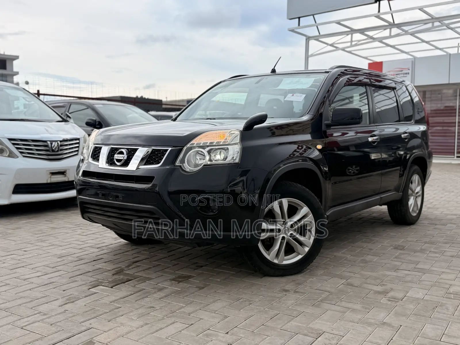 Nissan X-Trail 2.5 Petrol 4x4 SE 2011 Black