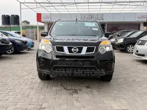 Nissan X-Trail 2.5 Petrol 4x4 SE 2011 Black