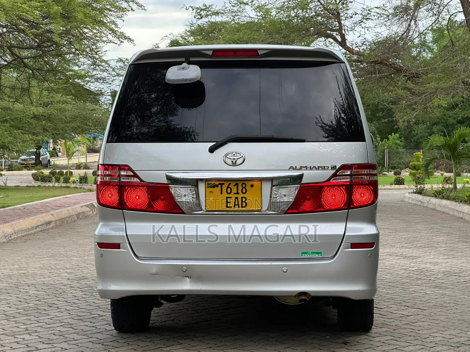 Toyota Alphard 2006 Silver
