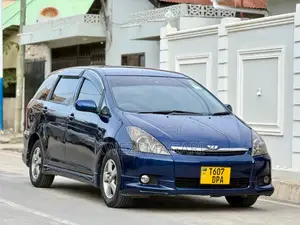 Toyota Wish 2005 Blue