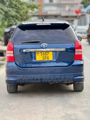 Toyota Wish 2005 Blue