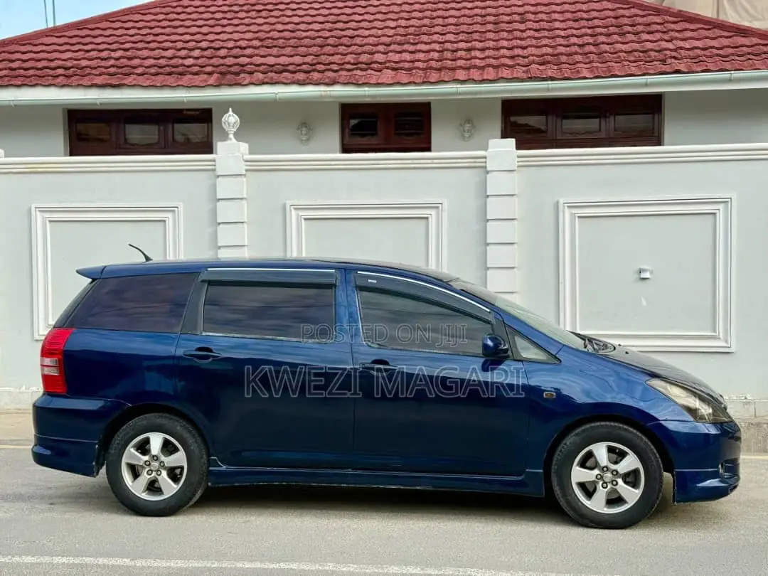 Toyota Wish 2005 Blue