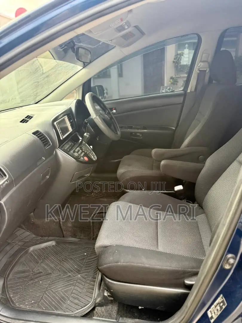 Toyota Wish 2005 Blue