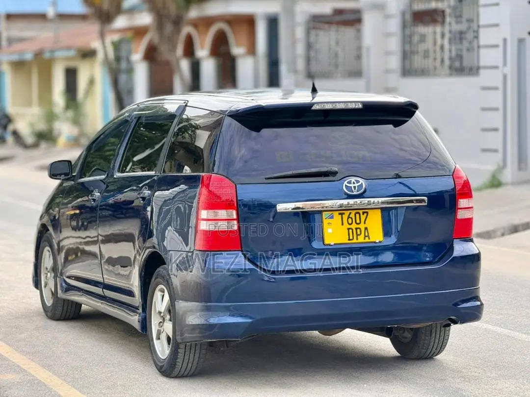 Toyota Wish 2005 Blue
