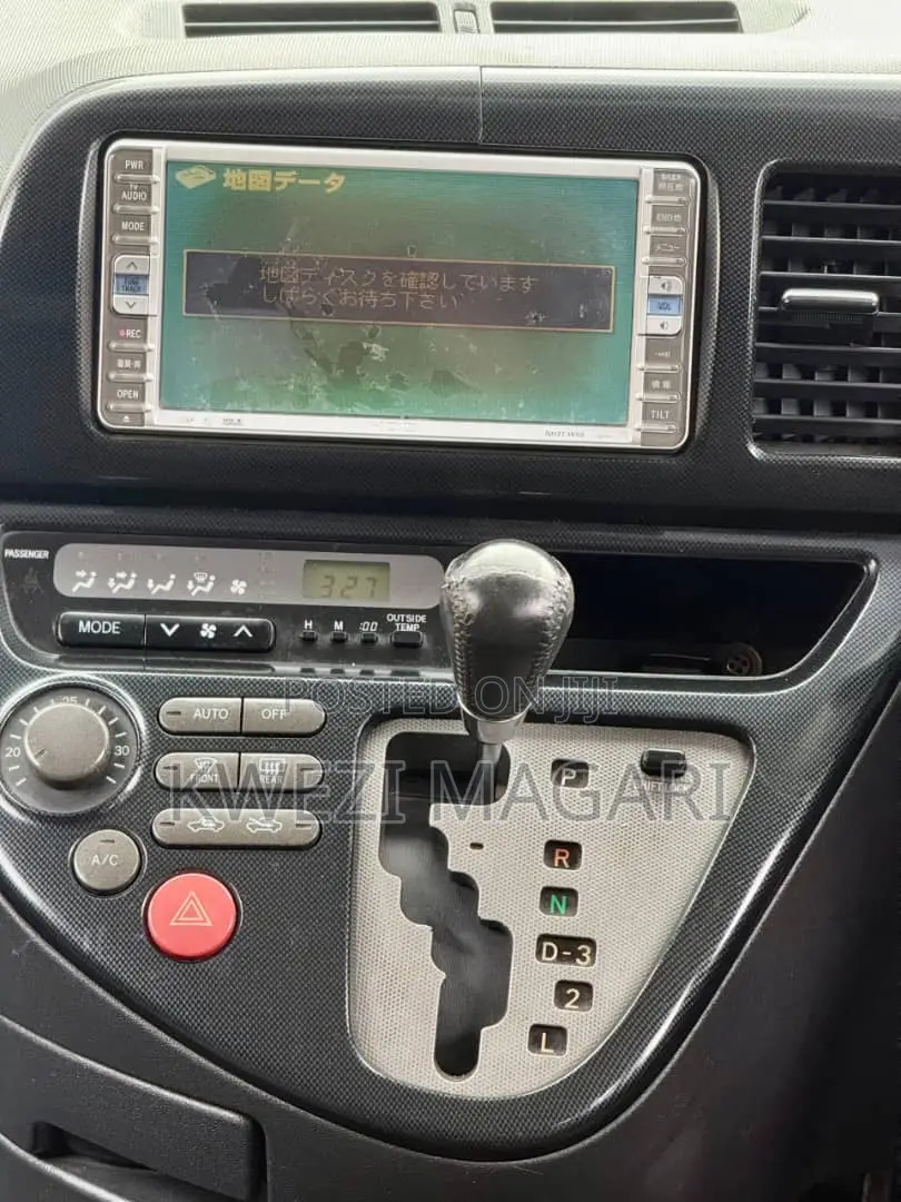 Toyota Wish 2005 Blue