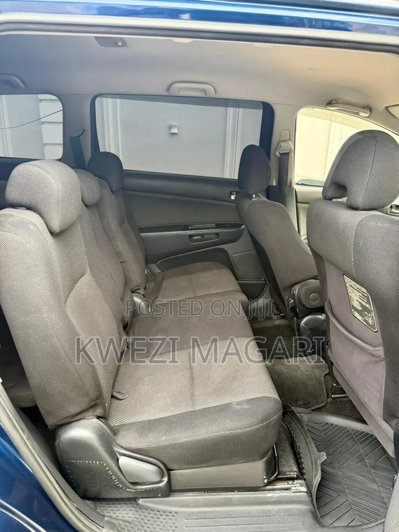Toyota Wish 2005 Blue